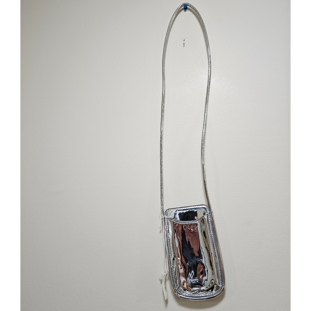 Urban Outfitters UO Lexi Crossbody Phone Sling - Picture 4 of 5